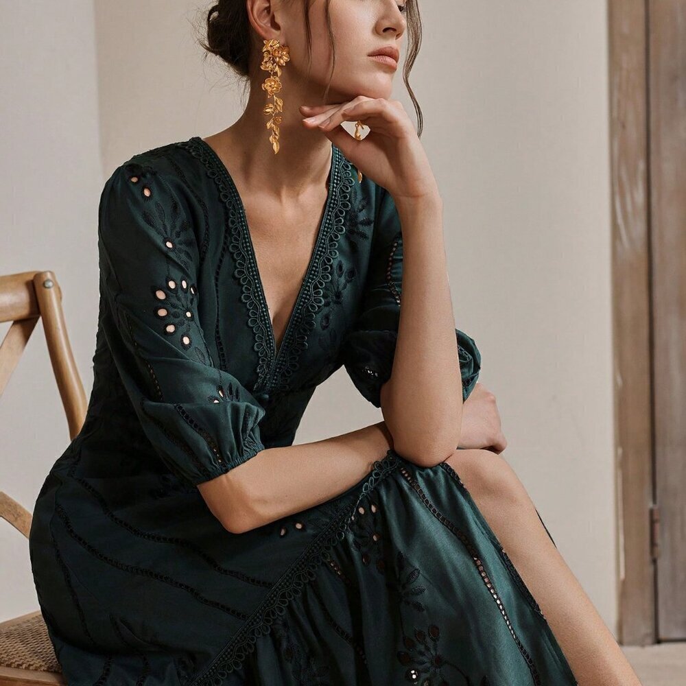 Dark Green Elegant Women's V-Neck Slit Lace Embroidered Long Dress - Picture 5 of 7